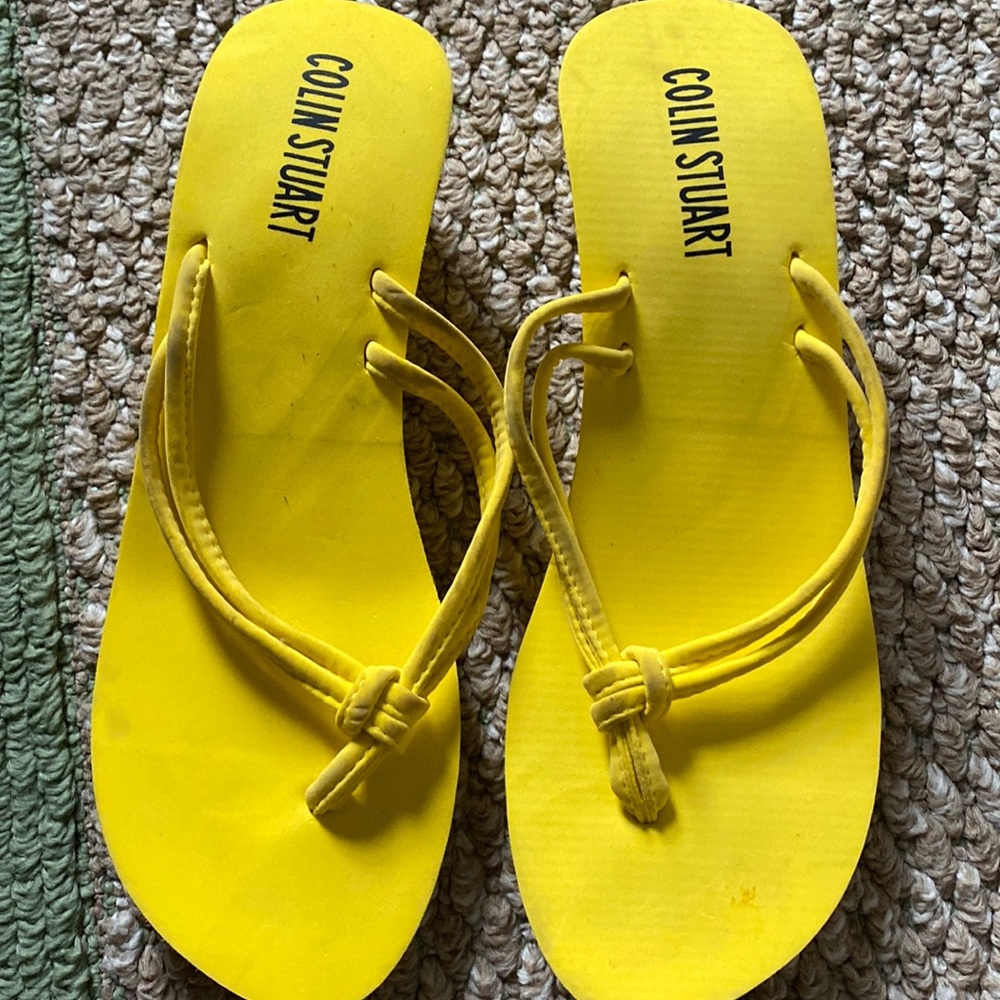 Comfortable Colin Stuart Bright Yellow. Wedge small heel Flip Flop Size 7.5 .